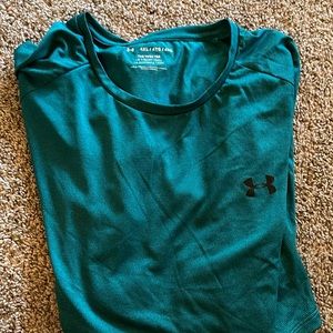 Under Armour Shirt. 4XL Size. Green. Breathing material. Never used.